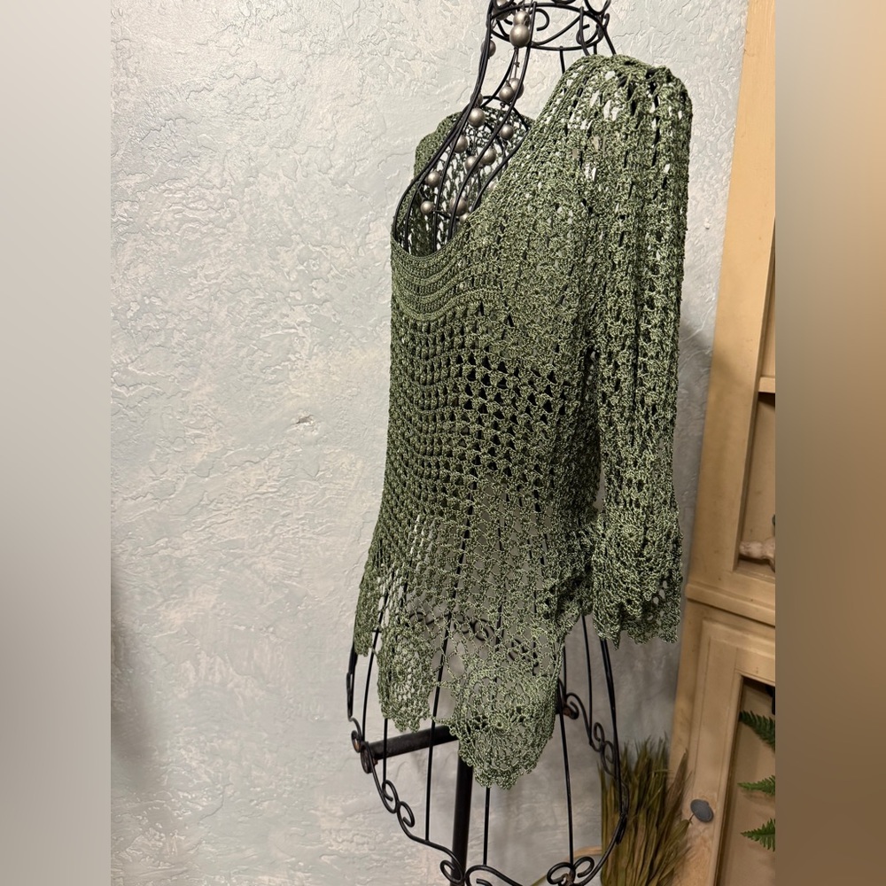 BETTE PAIGE Elegant Olive Crochet Knit Top - Picture 3 of 12